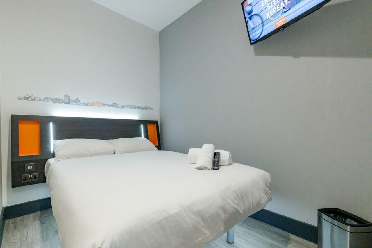 Easyhotel Мілтон-Кінз Екстер'єр фото