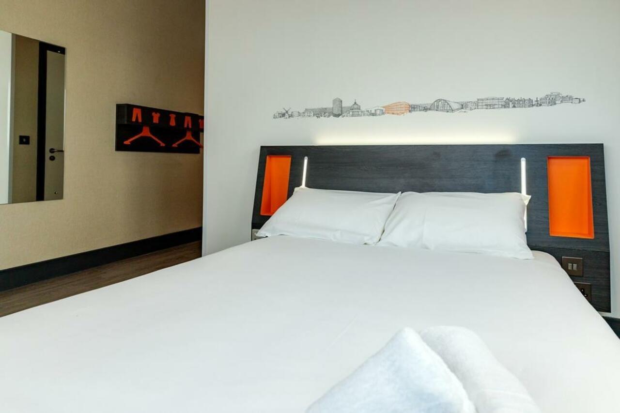 Easyhotel Мілтон-Кінз Екстер'єр фото