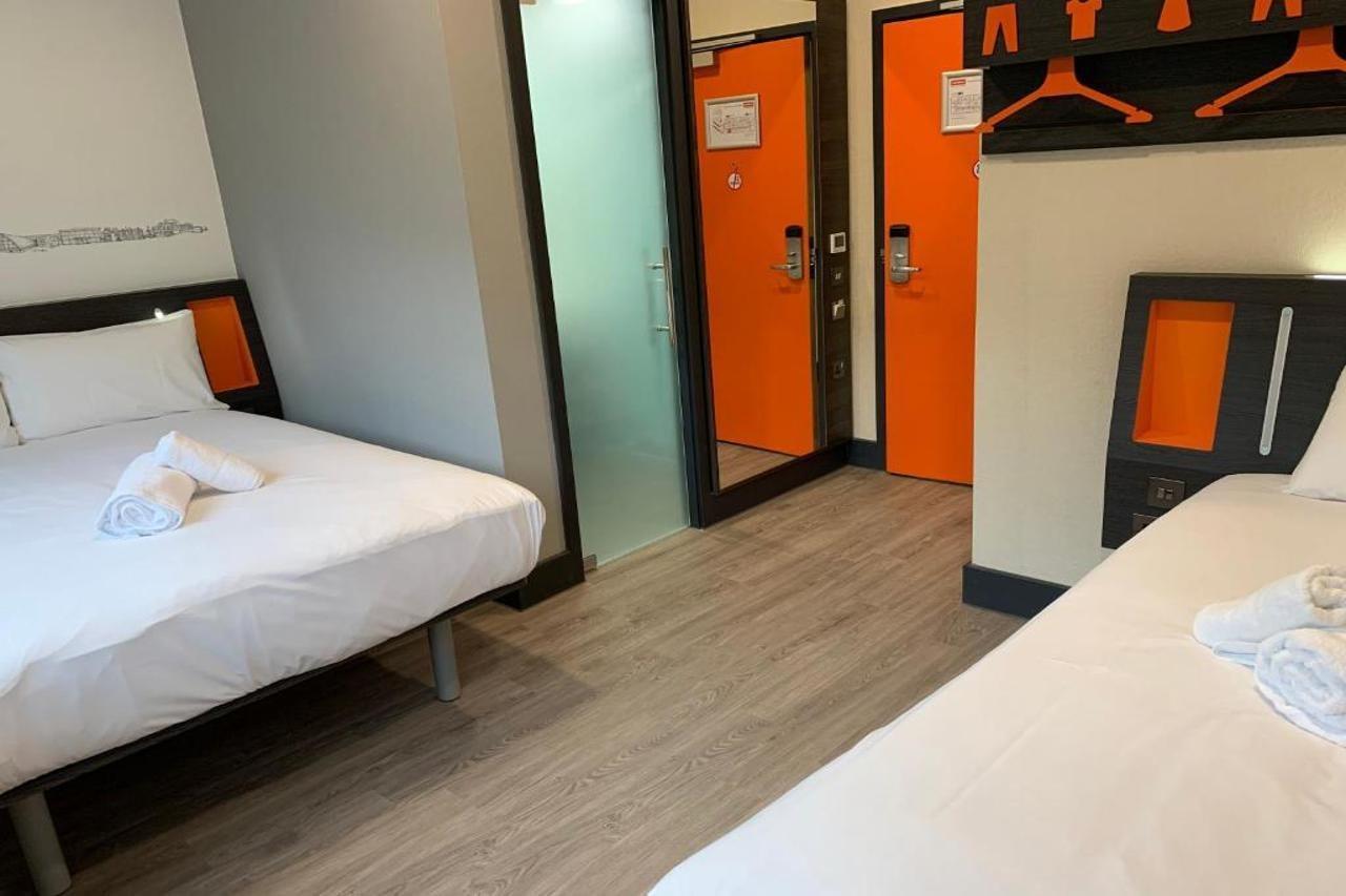 Easyhotel Мілтон-Кінз Екстер'єр фото