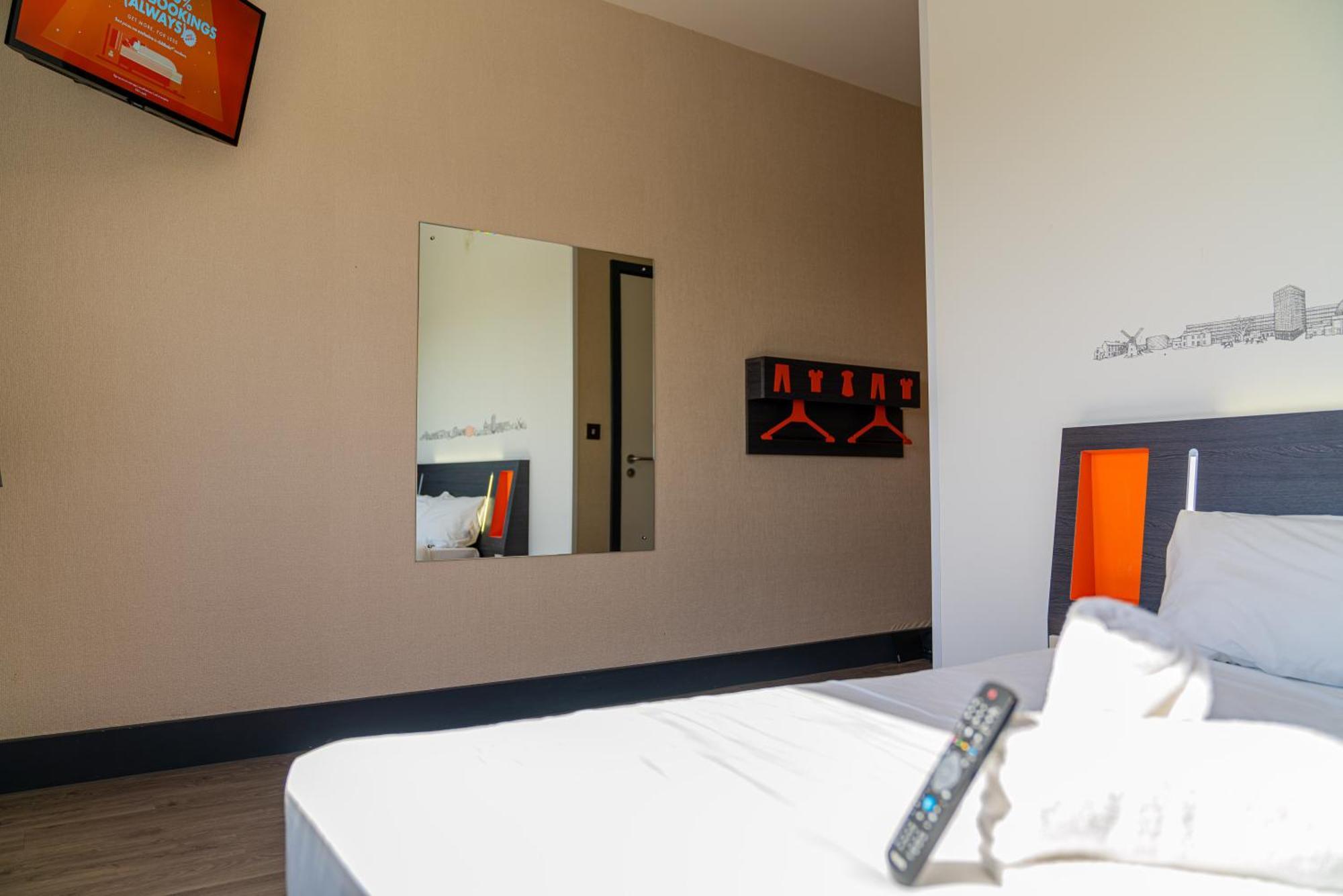 Easyhotel Мілтон-Кінз Екстер'єр фото
