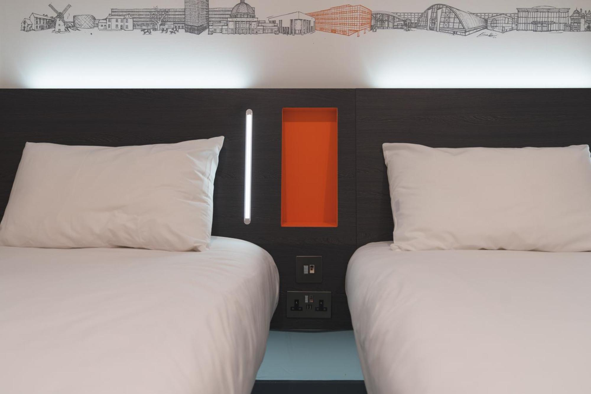 Easyhotel Мілтон-Кінз Екстер'єр фото