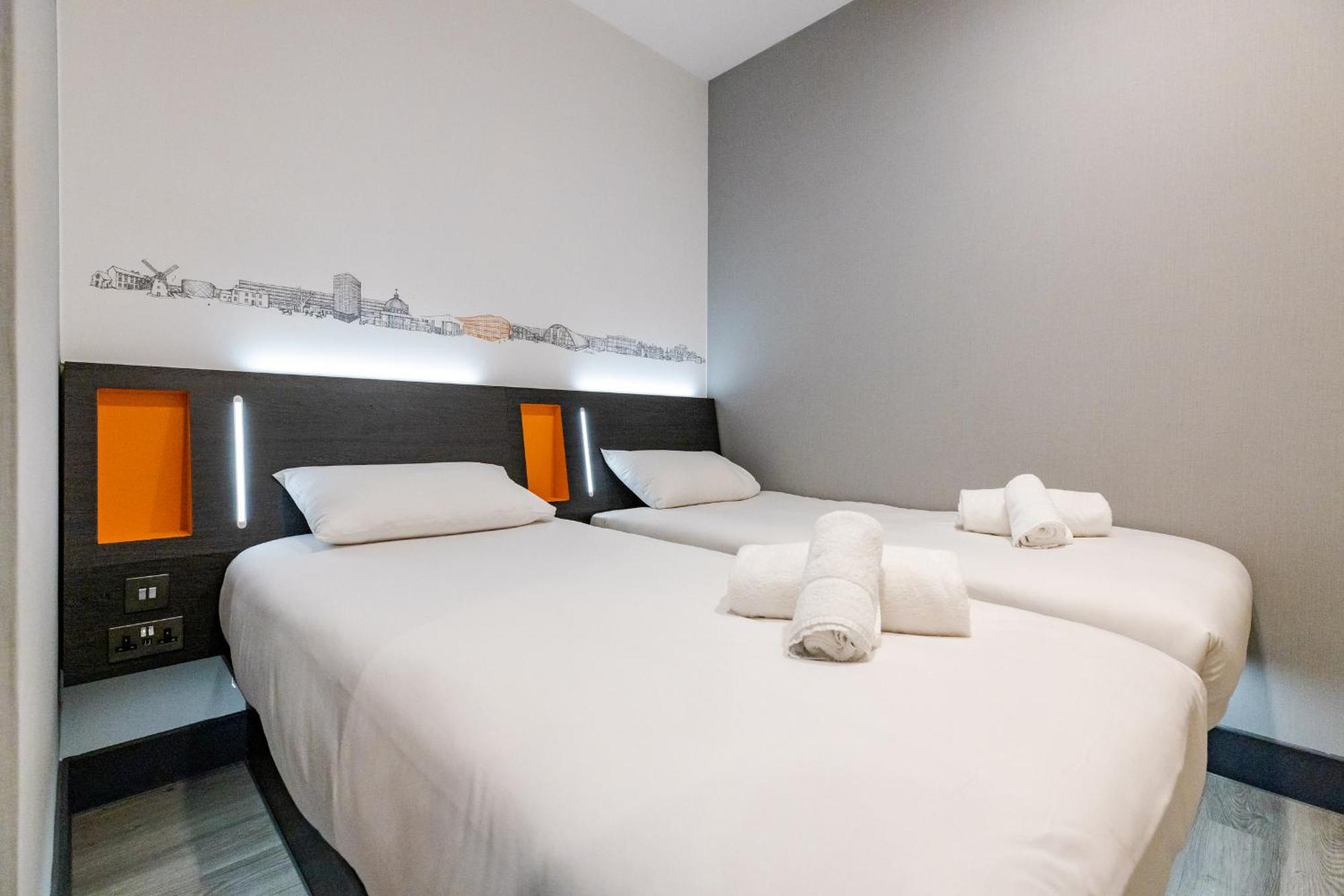 Easyhotel Мілтон-Кінз Екстер'єр фото