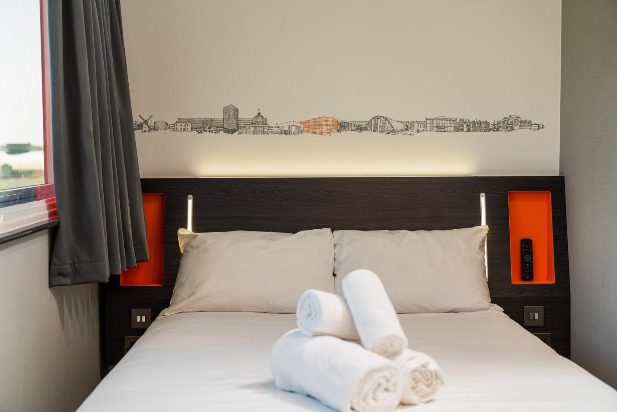Easyhotel Мілтон-Кінз Екстер'єр фото