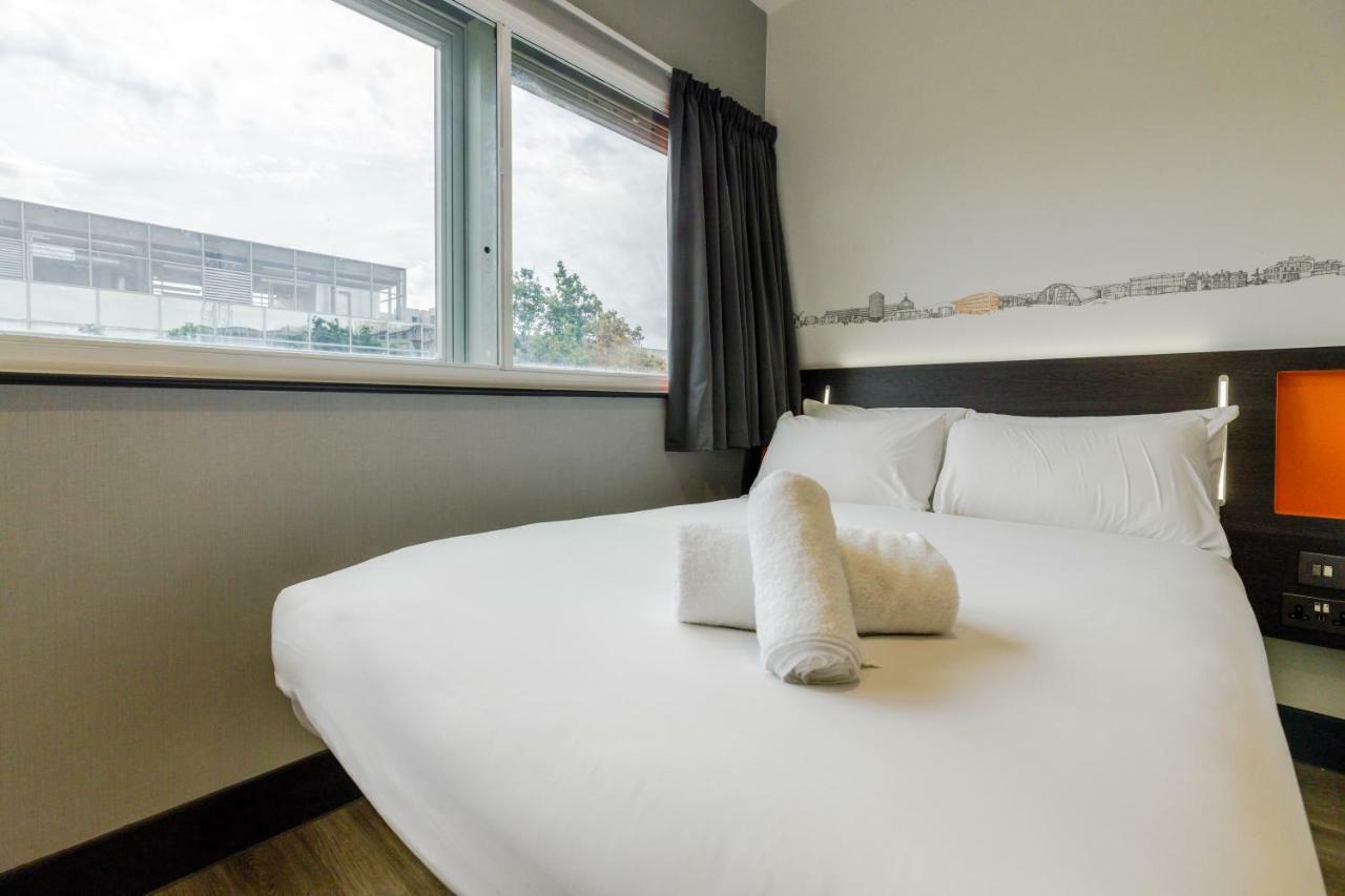 Easyhotel Мілтон-Кінз Екстер'єр фото